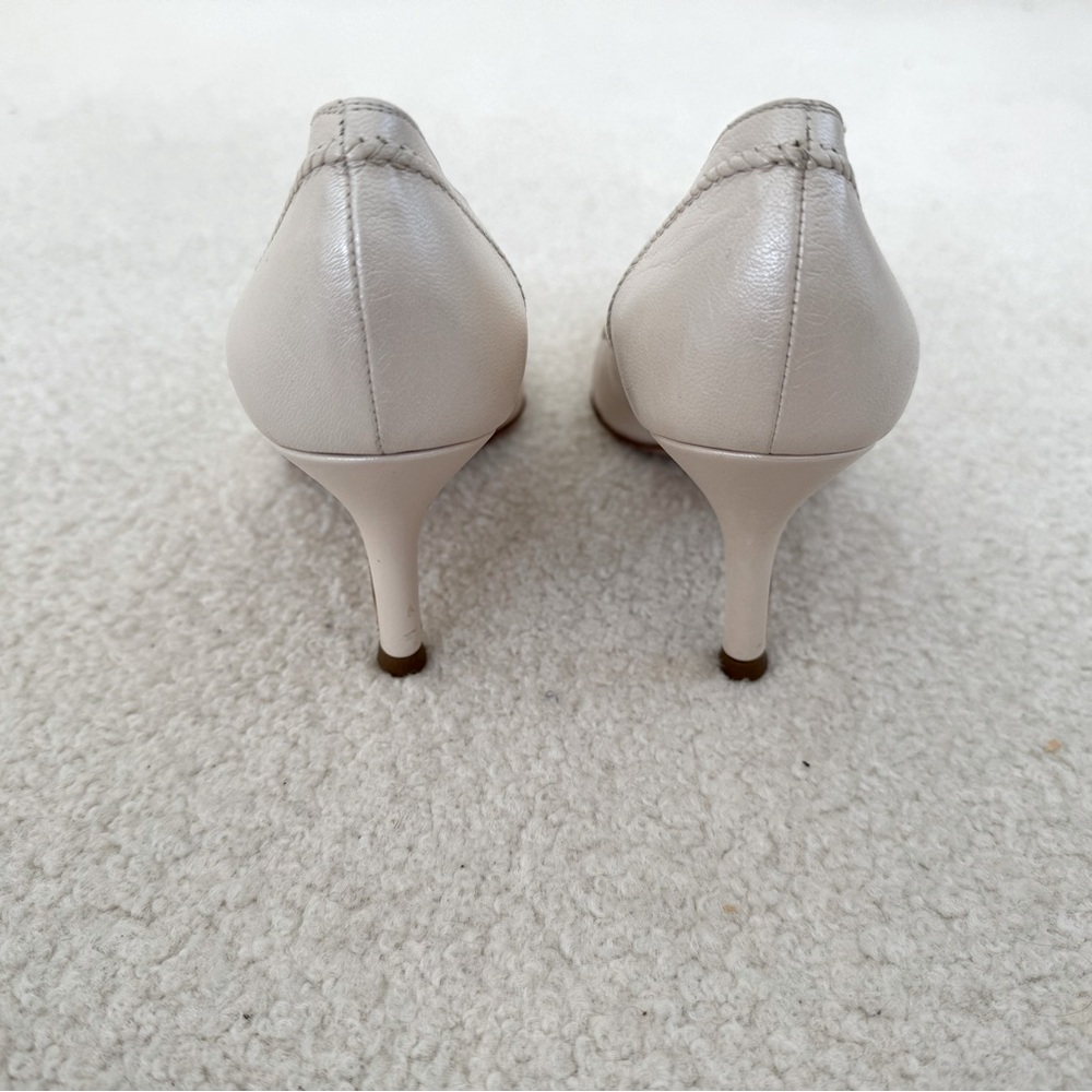 Bruno Magli beige pumps heels shoes - size 38.5 - Picture 4 of 6